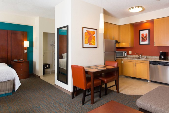 Imagen de la habitación del Hotel Residence Inn By Marriott Kansas City Airport. Foto 13