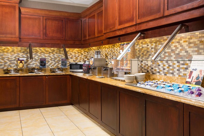 Imagen del bar/restaurante del Hotel Residence Inn By Marriott Kansas City Airport. Foto 4