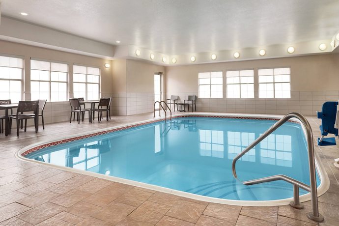 Imagen de la piscina del Hotel Residence Inn By Marriott Kansas City Independence. Foto 20