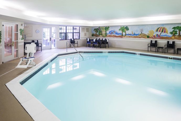 Imagen de la piscina del Hotel Residence Inn By Marriott Kansas City Overland Park. Foto 7