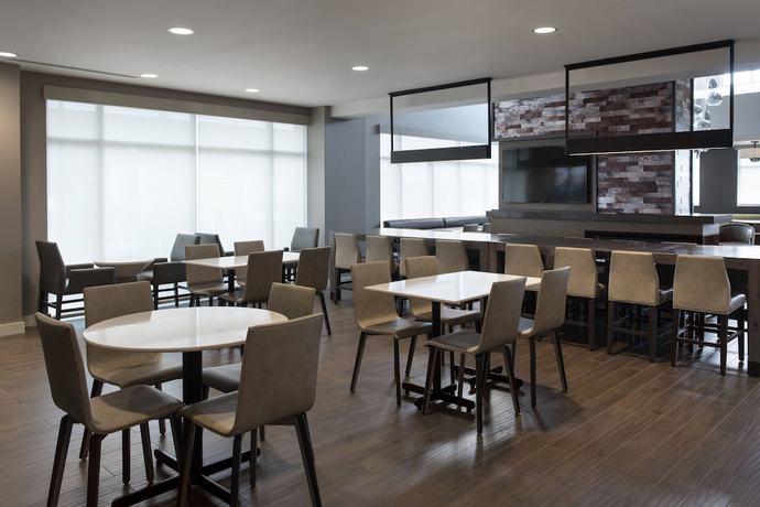 Imagen del bar/restaurante del Hotel Residence Inn By Marriott Lancaster. Foto 2
