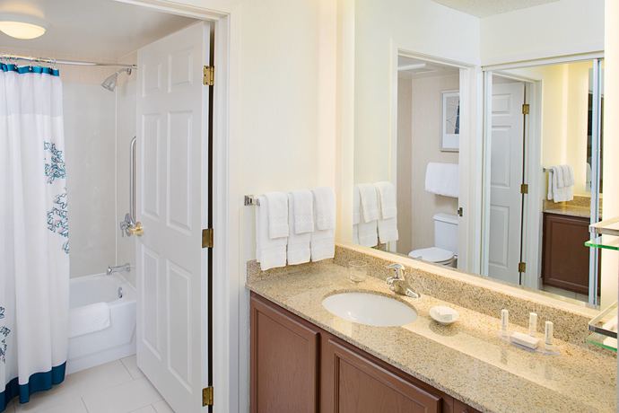 Imagen de la habitación del Hotel Residence Inn By Marriott Livonia. Foto 3