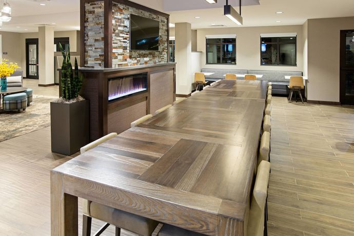 Imagen de los interiores del Hotel Residence Inn By Marriott Louisville East/oxmoor. Foto 19