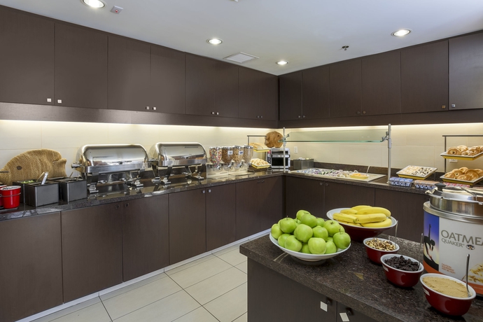 Imagen del bar/restaurante del Hotel Residence Inn By Marriott Manhattan Beach. Foto 3