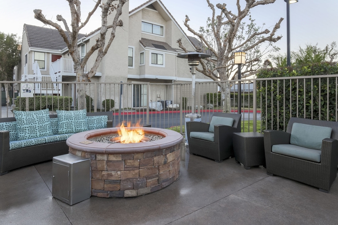 Imagen de los exteriores del Hotel Residence Inn By Marriott Manhattan Beach. Foto 13