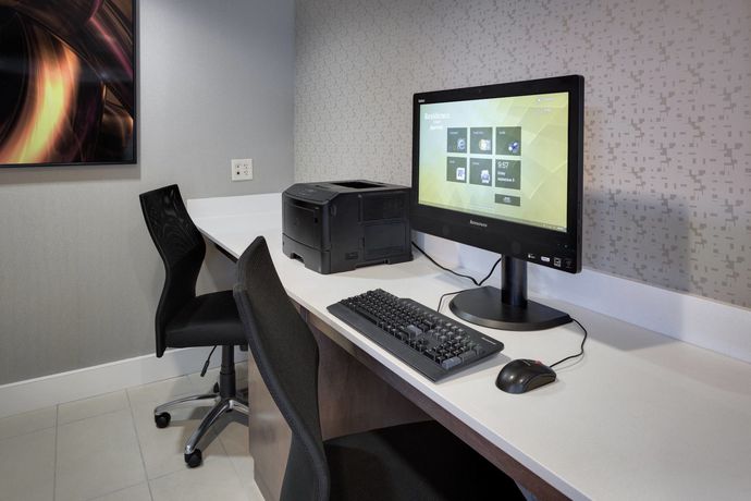 Imagen de los interiores del Hotel Residence Inn By Marriott Milford. Foto 18