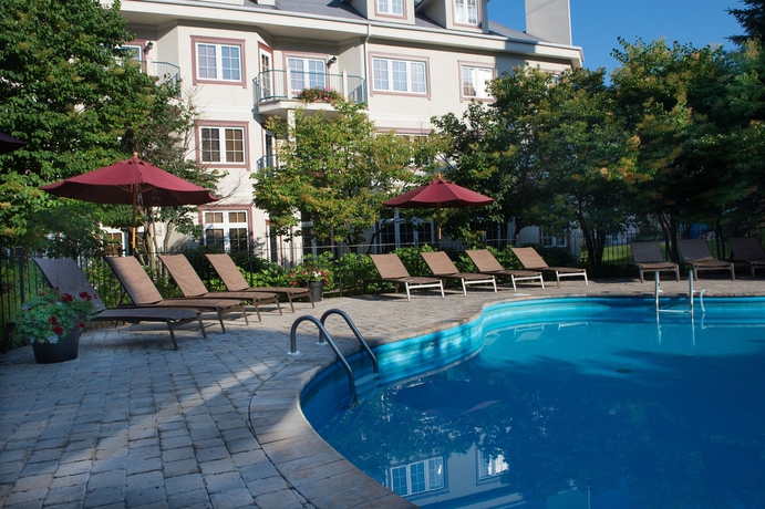 Imagen de la piscina del Hotel Residence Inn By Marriott Mont Tremblant Manoir Labelle. Foto 14