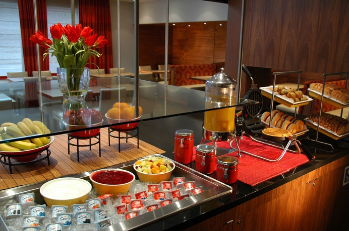 Imagen del bar/restaurante del Hotel Residence Inn By Marriott Montreal Westmount. Foto 3