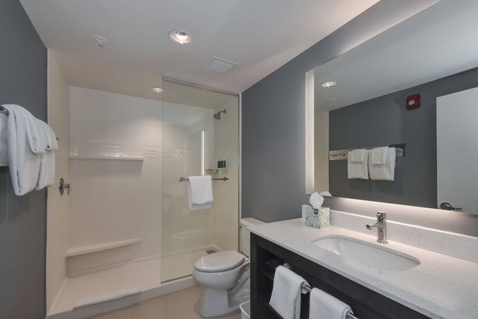 Imagen de la habitación del Hotel Residence Inn By Marriott Myrtle Beach Oceanfront. Foto 17
