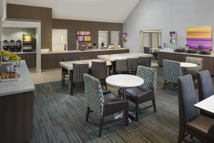 Imagen del bar/restaurante del Hotel Residence Inn By Marriott Nashville Airport. Foto 6