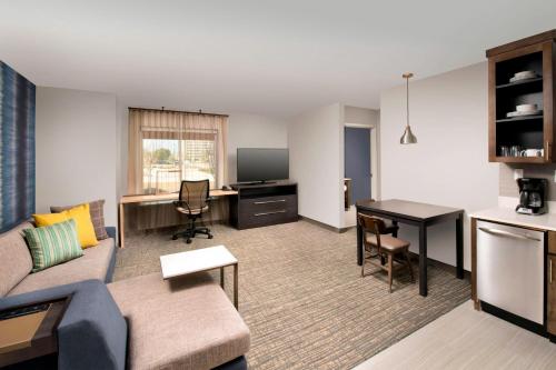 Imagen de la habitación del Hotel Residence Inn By Marriott New Orleans Elmwood. Foto 11