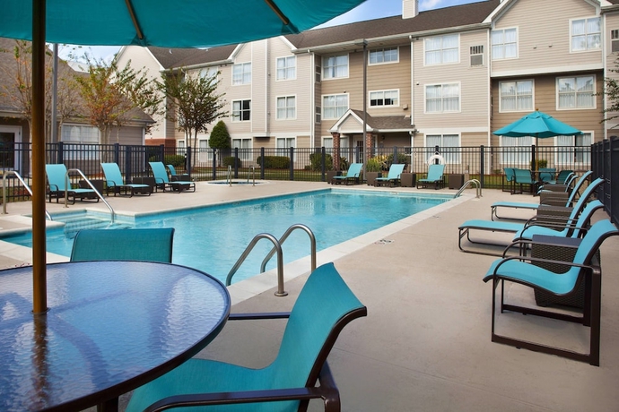 Imagen de la piscina del Hotel Residence Inn By Marriott New Orleans Metairie. Foto 19