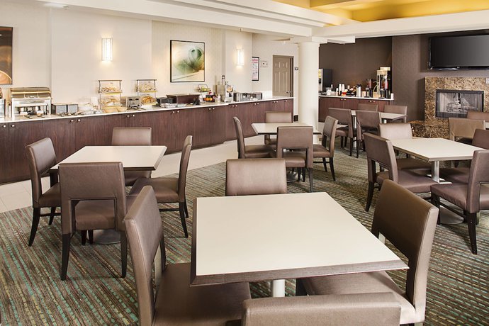 Imagen de la piscina del Hotel Residence Inn By Marriott New Rochelle. Foto 20