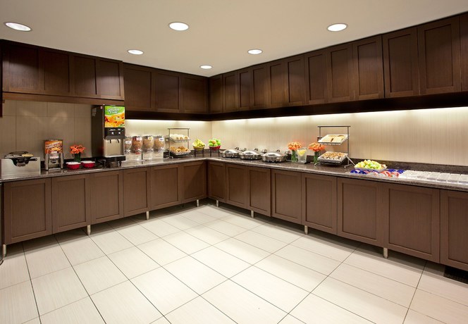 Imagen del bar/restaurante del Hotel Residence Inn By Marriott Oklahoma City Northwest. Foto 3