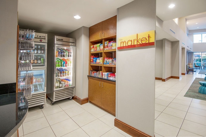 Imagen del bar/restaurante del Hotel Residence Inn By Marriott Orlando Airport. Foto 2