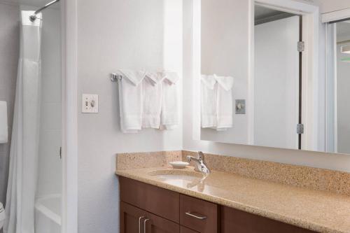 Imagen de la habitación del Hotel Residence Inn By Marriott Philadelphia Willow Grove. Foto 20