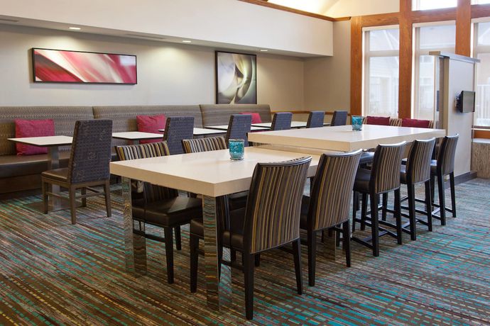 Imagen del bar/restaurante del Hotel Residence Inn By Marriott Pittsburgh Airport. Foto 3