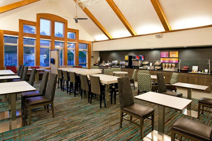 Imagen del bar/restaurante del Hotel Residence Inn By Marriott Pittsburgh Airport. Foto 4