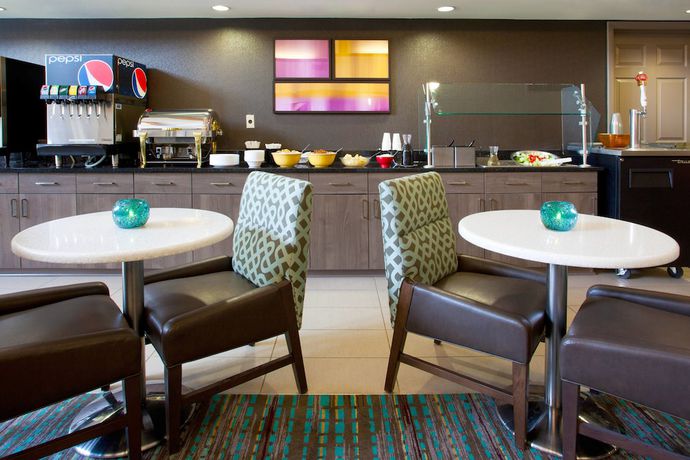 Imagen del bar/restaurante del Hotel Residence Inn By Marriott Pittsburgh Airport. Foto 5