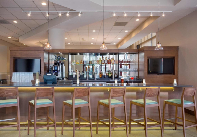 Imagen del bar/restaurante del Hotel Residence Inn By Marriott Portland Downtown/riverplace. Foto 2