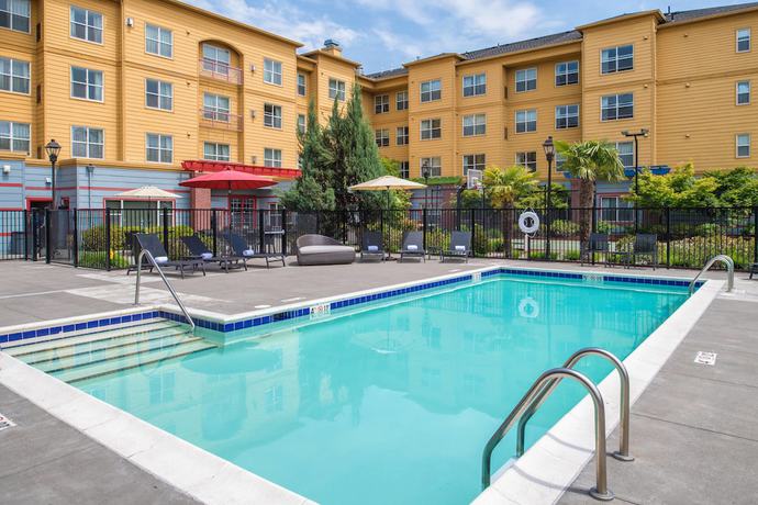 Imagen de la piscina del Hotel Residence Inn By Marriott Portland North. Foto 17