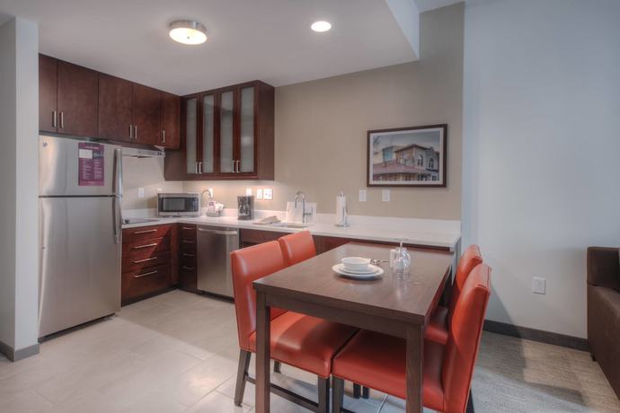 Imagen de los interiores del Hotel Residence Inn By Marriott Raleigh Downtown. Foto 18