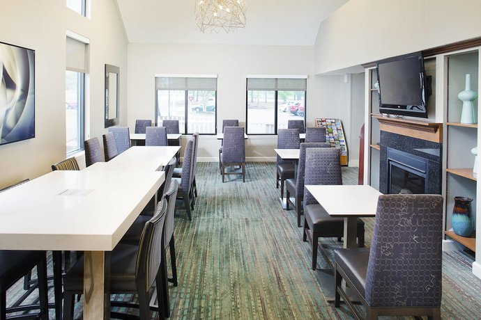 Imagen del bar/restaurante del Hotel Residence Inn By Marriott Richmond West End. Foto 10
