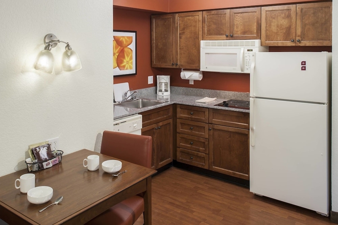 Imagen de la habitación del Hotel Residence Inn By Marriott Rogers. Foto 11
