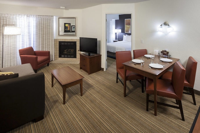 Imagen de la habitación del Hotel Residence Inn By Marriott Rogers. Foto 12