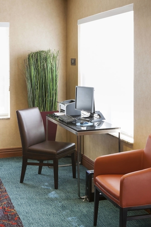 Imagen de los interiores del Hotel Residence Inn By Marriott Rogers. Foto 18