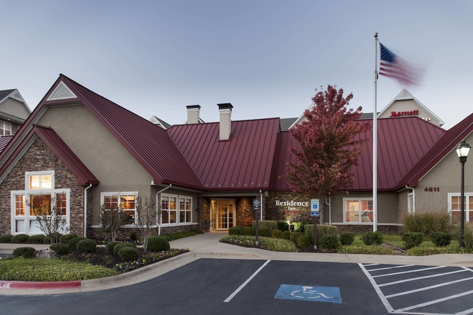 Imagen general del Hotel Residence Inn By Marriott Rogers. Foto 7
