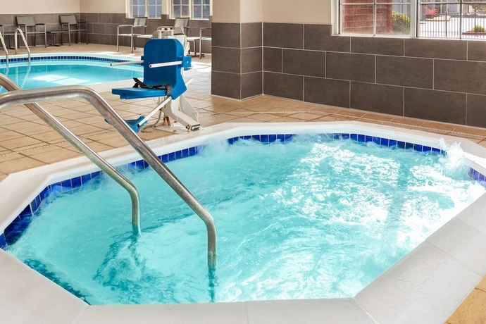 Imagen de la piscina del Hotel Residence Inn By Marriott Roseville. Foto 19