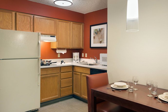 Imagen del bar/restaurante del Hotel Residence Inn By Marriott Salt Lake City Cottonwood. Foto 2