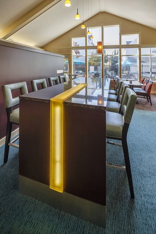 Imagen del bar/restaurante del Hotel Residence Inn By Marriott Salt Lake City Cottonwood. Foto 3