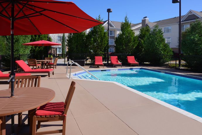 Imagen de la piscina del Hotel Residence Inn By Marriott San Antonio Airport/alamo Heights. Foto 19