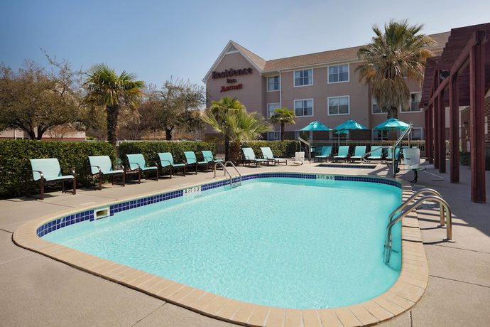 Imagen de la piscina del Hotel Residence Inn By Marriott San Antonio Downtown Market Square. Foto 20