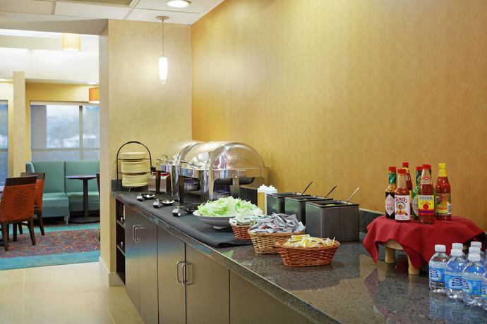 Imagen del bar/restaurante del Hotel Residence Inn By Marriott San Antonio Downtown Market Square. Foto 3