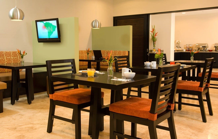 Imagen del bar/restaurante del Hotel Residence Inn By Marriott San Jose Escazu. Foto 3