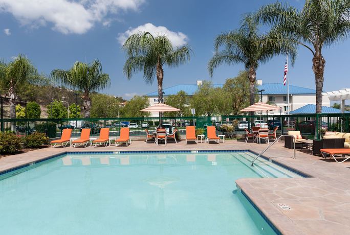 Imagen de la piscina del Hotel Residence Inn By Marriott Santa Clarita Valencia. Foto 20