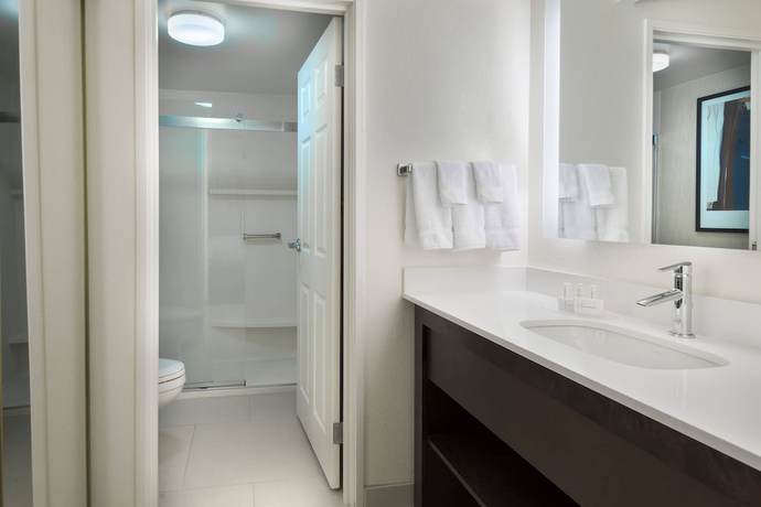 Imagen de la habitación del Hotel Residence Inn By Marriott Savannah Midtown. Foto 8