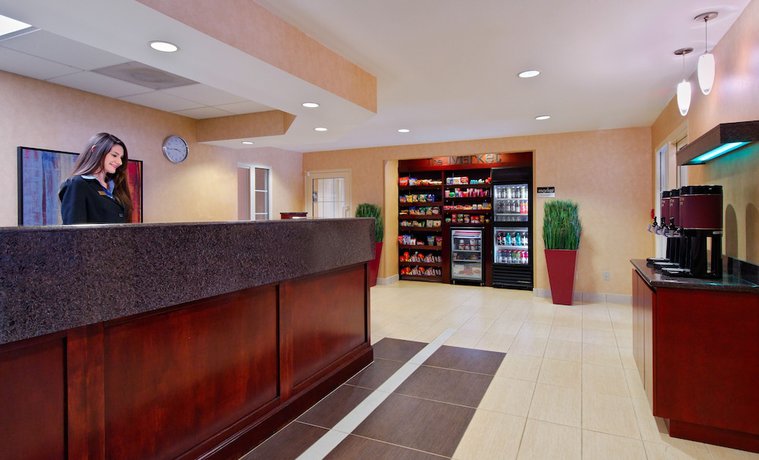Imagen del bar/restaurante del Hotel Residence Inn By Marriott Savannah Midtown. Foto 3