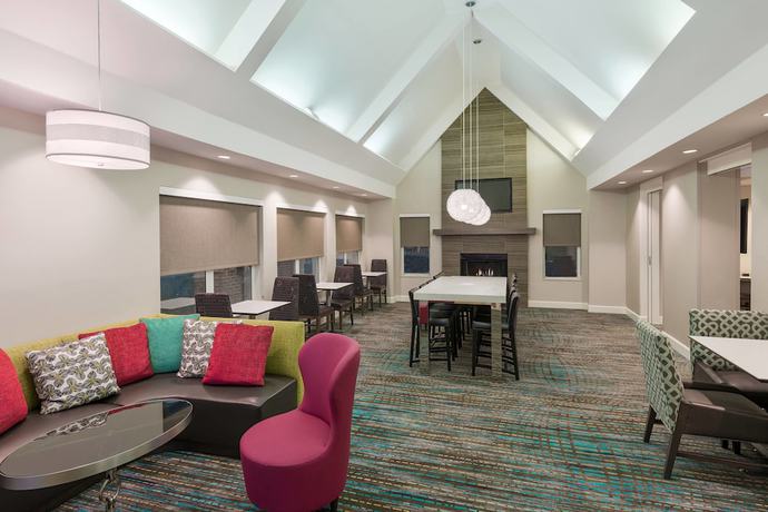 Imagen del bar/restaurante del Hotel Residence Inn By Marriott Savannah Midtown. Foto 4