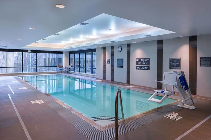 Imagen de la piscina del Hotel Residence Inn By Marriott Seattle University District. Foto 20