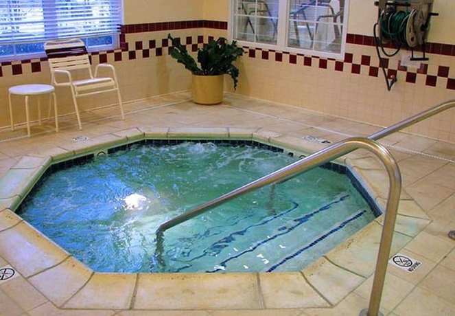 Imagen de la piscina del Hotel Residence Inn By Marriott Springdale. Foto 19