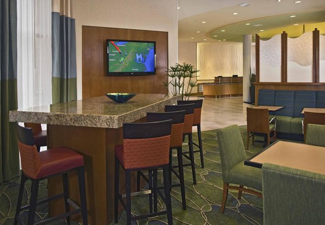 Imagen del bar/restaurante del Hotel Residence Inn By Marriott Springfield Old Keene Mill. Foto 2
