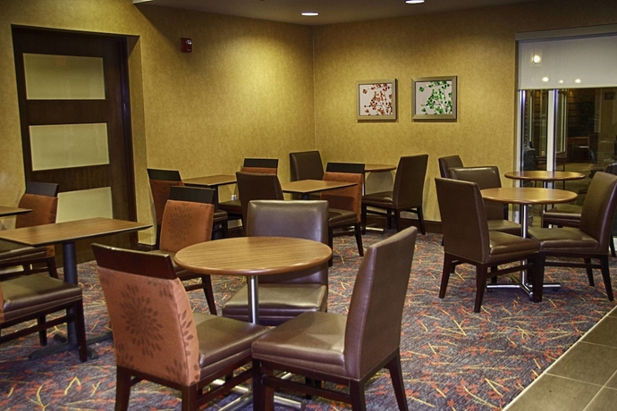 Imagen del bar/restaurante del Hotel Residence Inn By Marriott Springfield South. Foto 7
