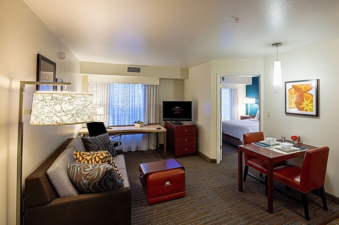 Imagen de la piscina del Hotel Residence Inn By Marriott Stockton. Foto 19