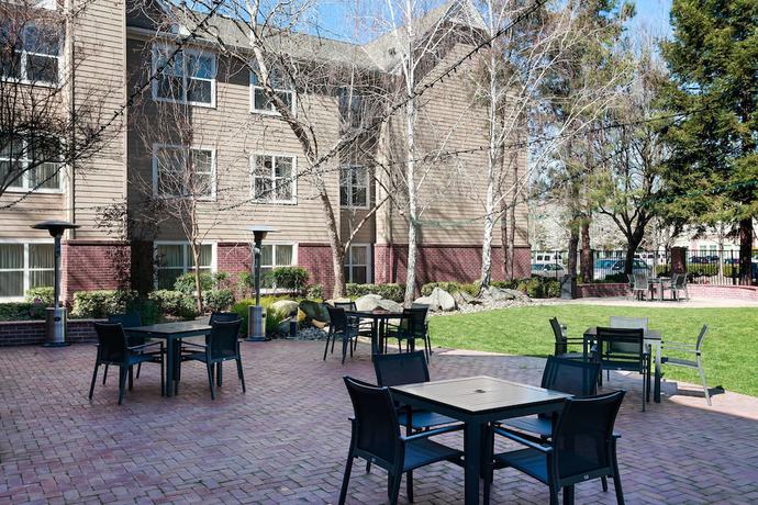 Imagen del bar/restaurante del Hotel Residence Inn By Marriott Stockton. Foto 5