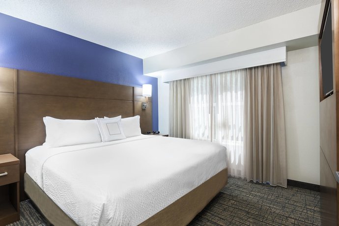 Imagen de la habitación del Hotel Residence Inn By Marriott Tampa At Usf/medical Center. Foto 5
