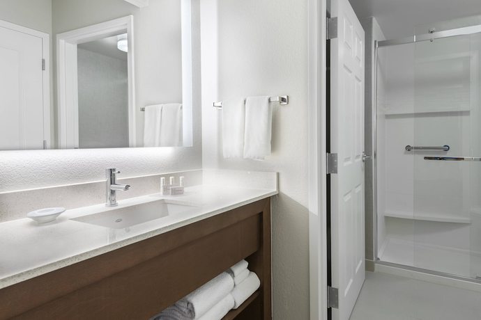 Imagen de la habitación del Hotel Residence Inn By Marriott Tampa At Usf/medical Center. Foto 8
